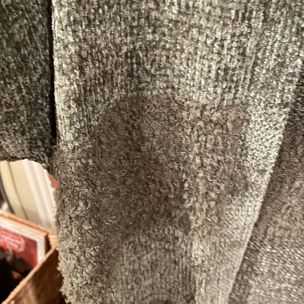 Pink rose sweater - Picture 2 of 6
